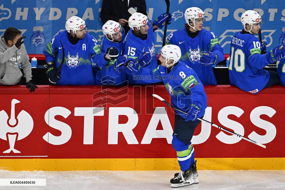 ICE HOCKEY WC SLOVENIA-LATVIA
