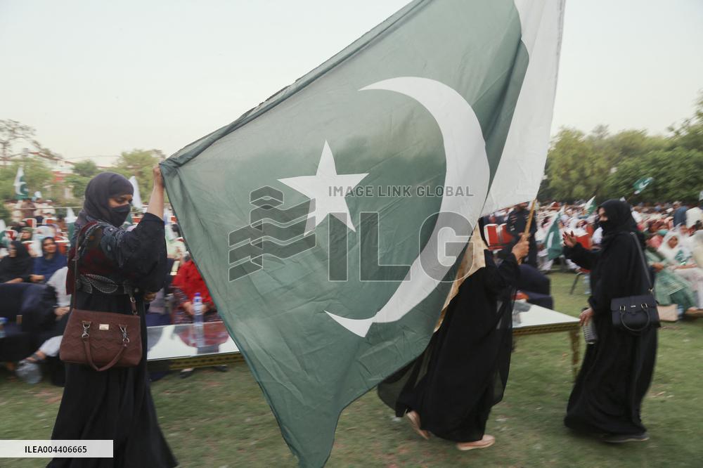 Citizens Join Gratitude Celebration - Pakistan