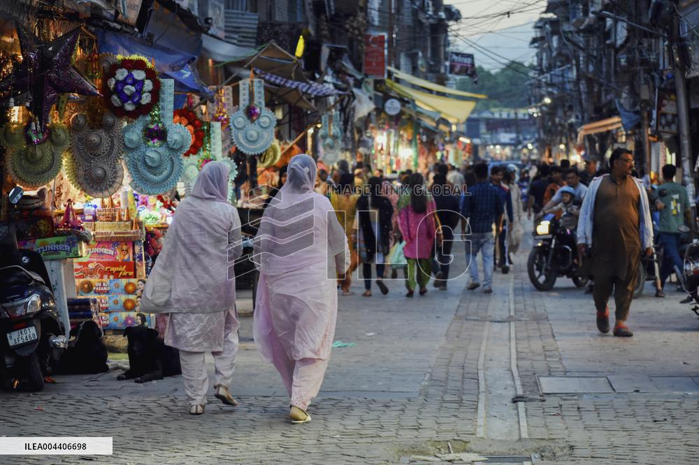 Truce Brings Calm to Kashmir - India