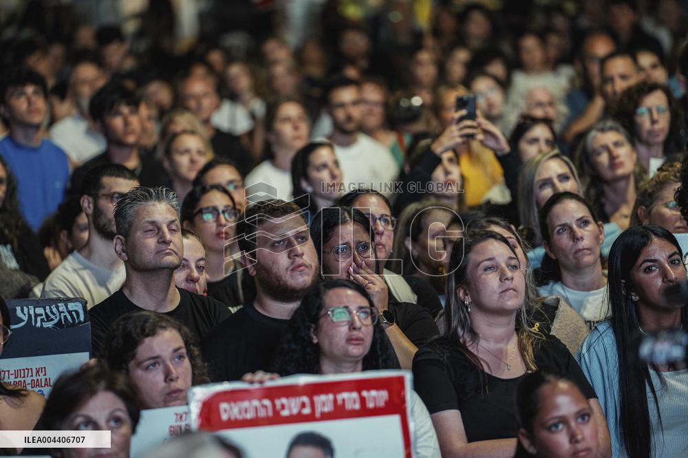 Israelis Rally for Captives' Release - Tel Aviv
