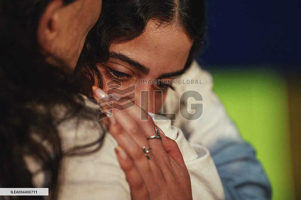 Israelis Rally for Captives' Release - Tel Aviv