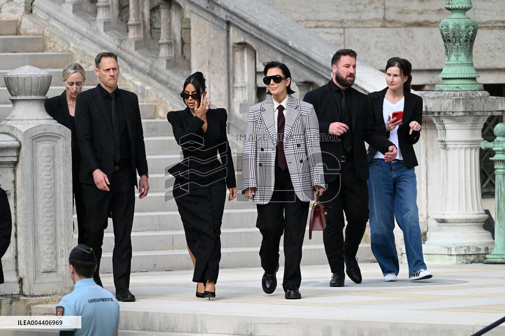 Kim Kardashian Leaves The Court - Paris
