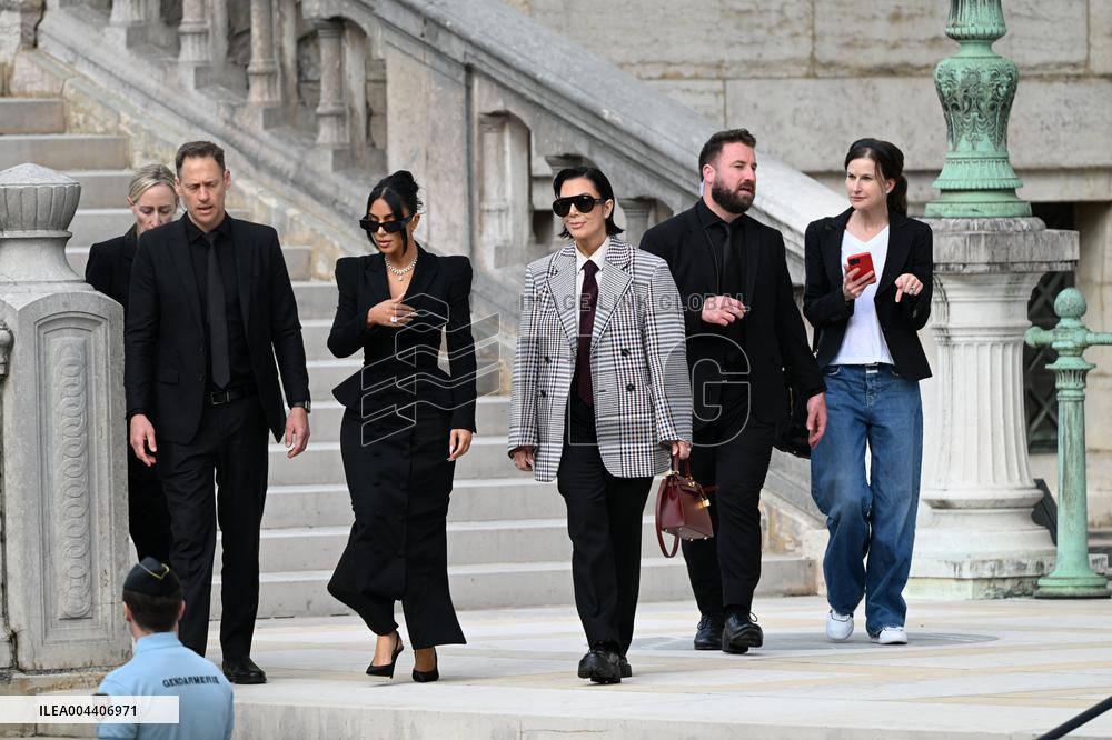 Kim Kardashian Leaves The Court - Paris
