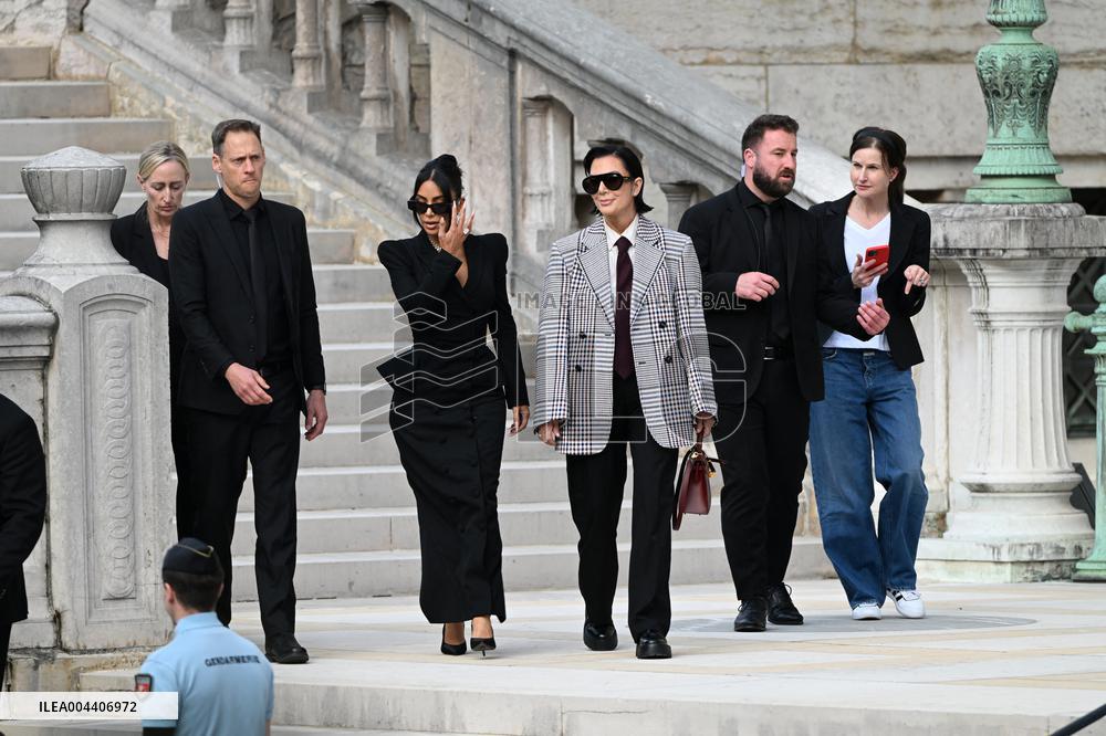 Kim Kardashian Leaves The Court - Paris