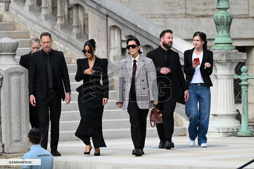 Kim Kardashian Leaves The Court - Paris
