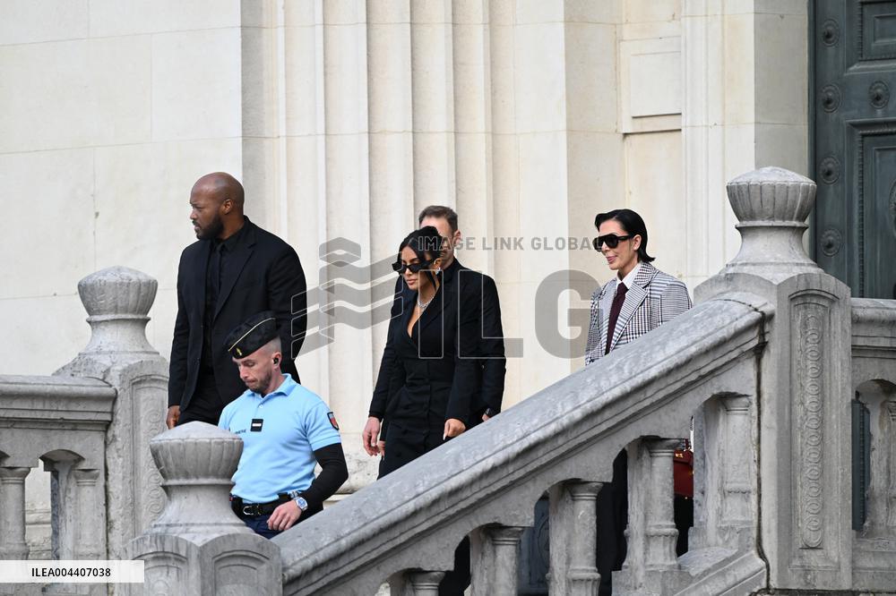 Kim Kardashian Leaves The Court - Paris