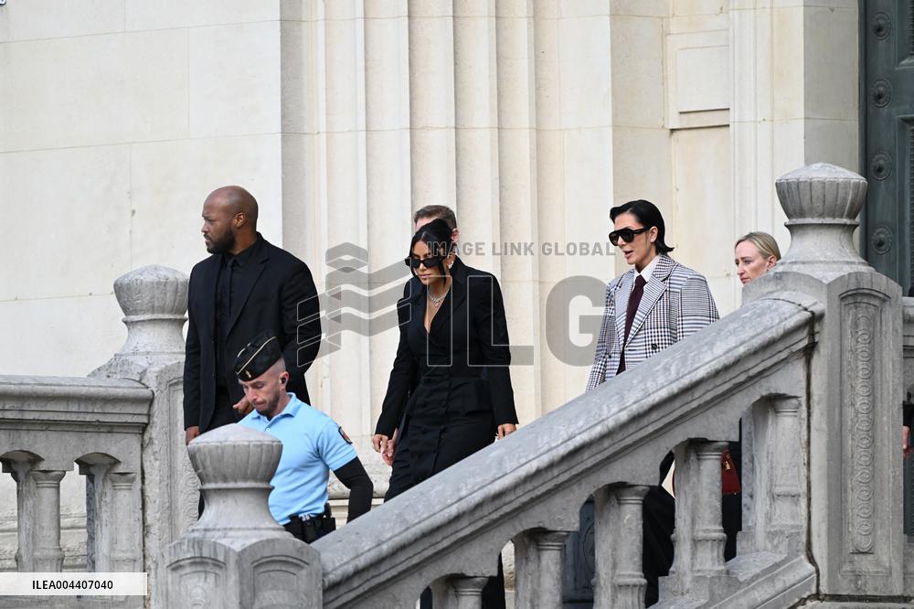 Kim Kardashian Leaves The Court - Paris