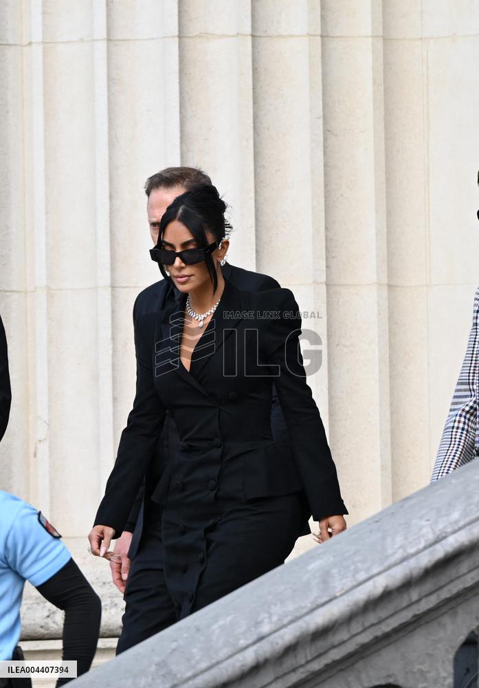 Kim Kardashian Leaves The Court - Paris