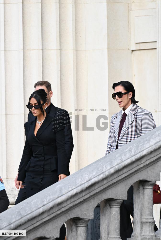 Kim Kardashian Leaves The Court - Paris