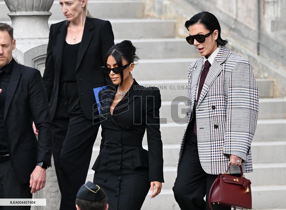 Kim Kardashian Leaves The Court - Paris