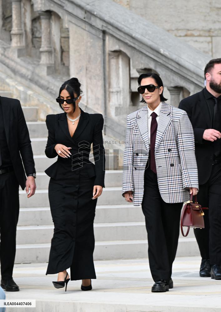 Kim Kardashian Leaves The Court - Paris