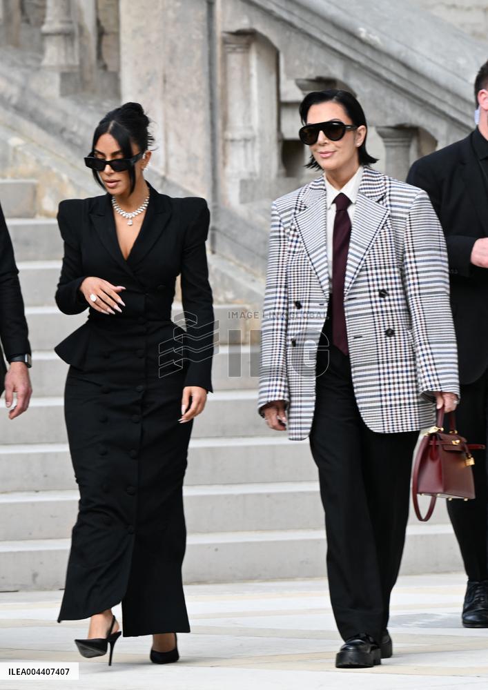 Kim Kardashian Leaves The Court - Paris