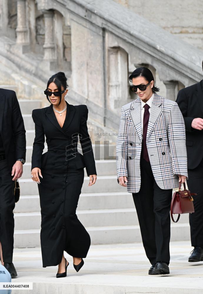 Kim Kardashian Leaves The Court - Paris
