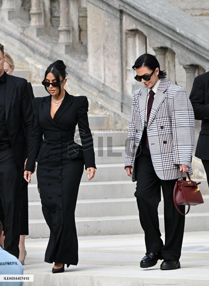 Kim Kardashian Leaves The Court - Paris