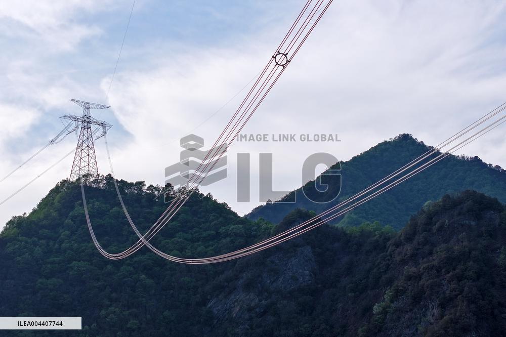 Green Energy Crosses Qinling Mountains in Hanzhong