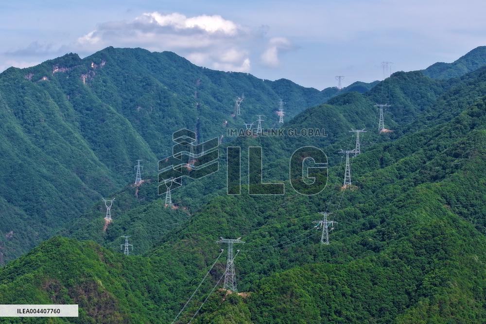 Green Energy Crosses Qinling Mountains in Hanzhong