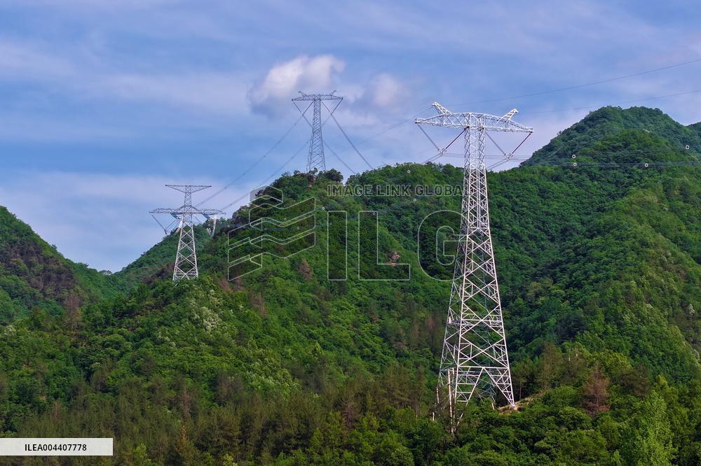 Green Energy Crosses Qinling Mountains in Hanzhong