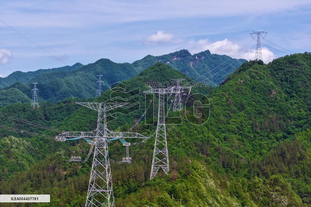 Green Energy Crosses Qinling Mountains in Hanzhong