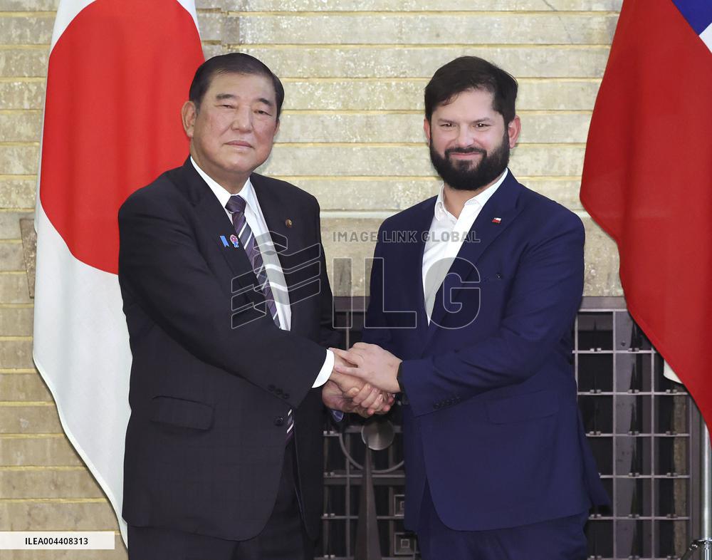 Japan-Chile talks in Tokyo