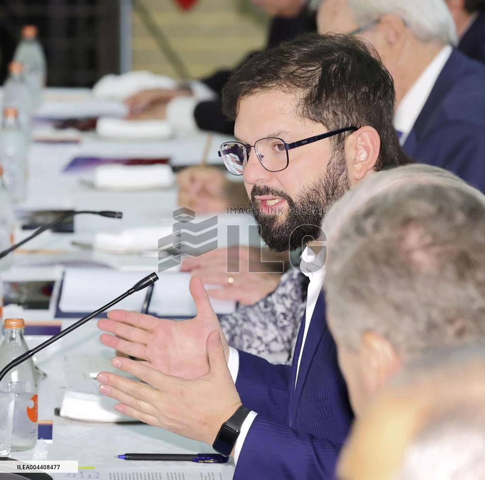 Japan-Chile talks in Tokyo