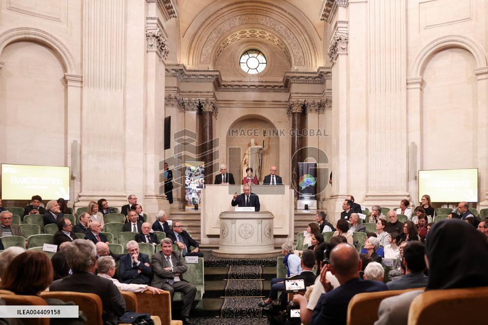 Francois Bayrou at 30th anniversary of the programme " La main a la pate " - Paris