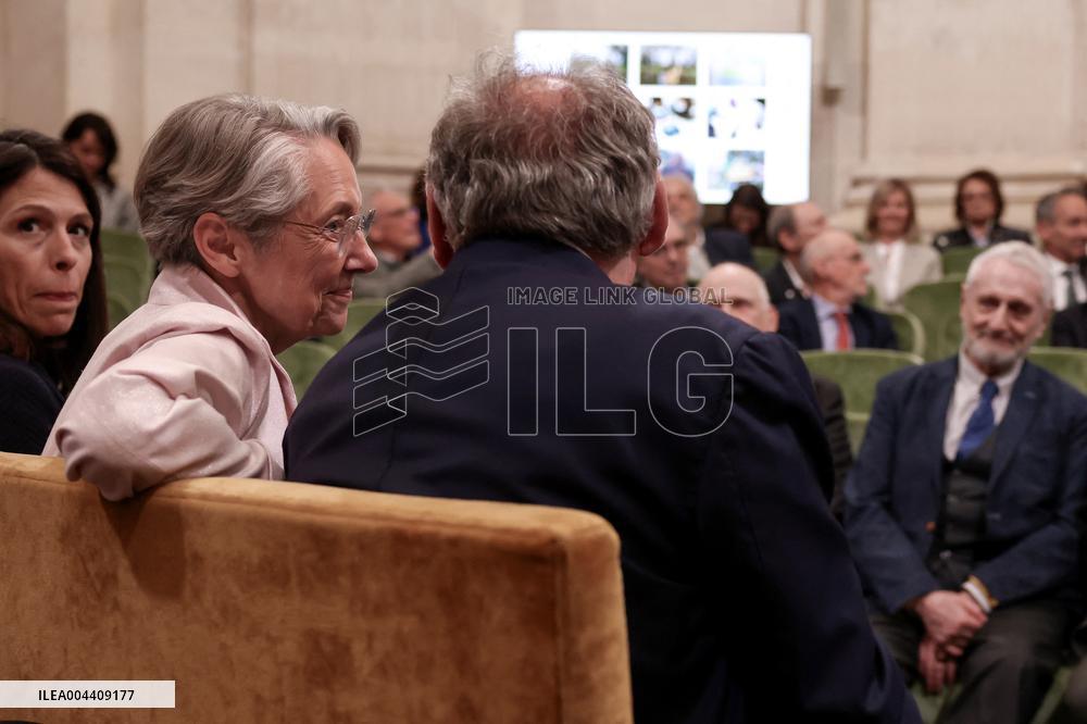 Francois Bayrou at 30th anniversary of the programme " La main a la pate " - Paris