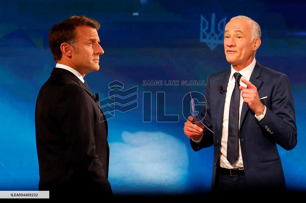 Emmanuel Macron on a special program of TF1 - Saint Denis