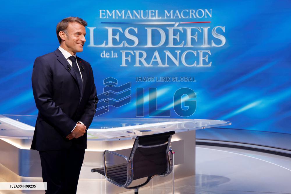 Emmanuel Macron on a special program of TF1 - Saint Denis