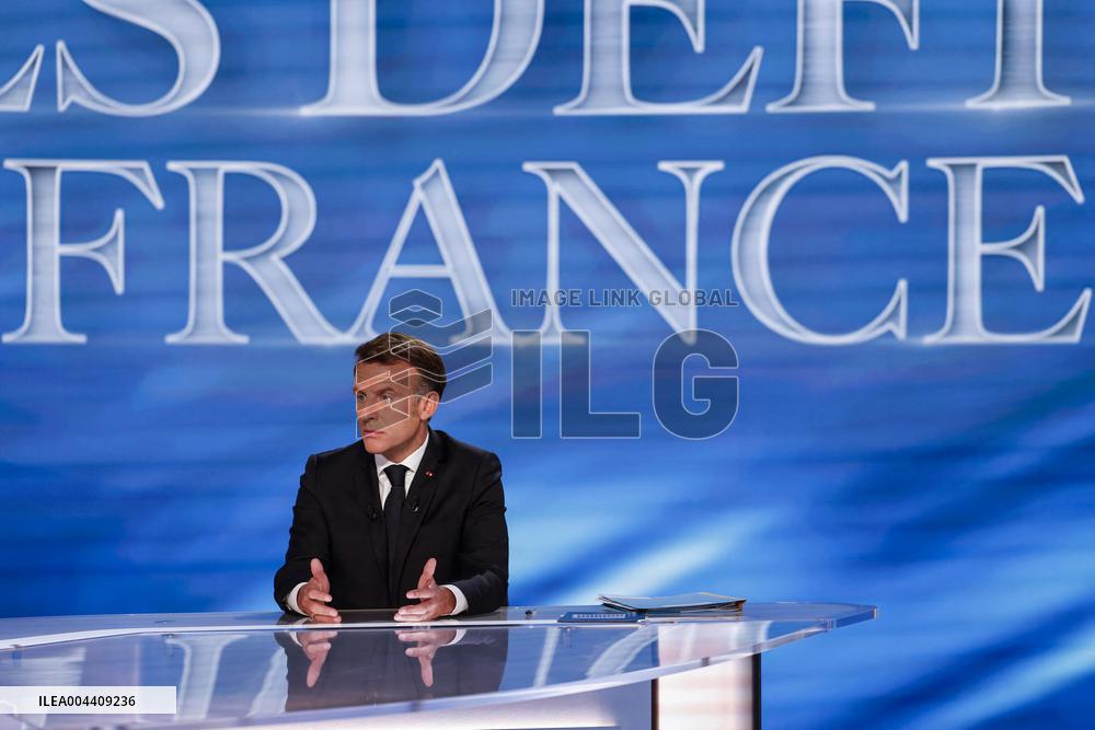 Emmanuel Macron on a special program of TF1 - Saint Denis