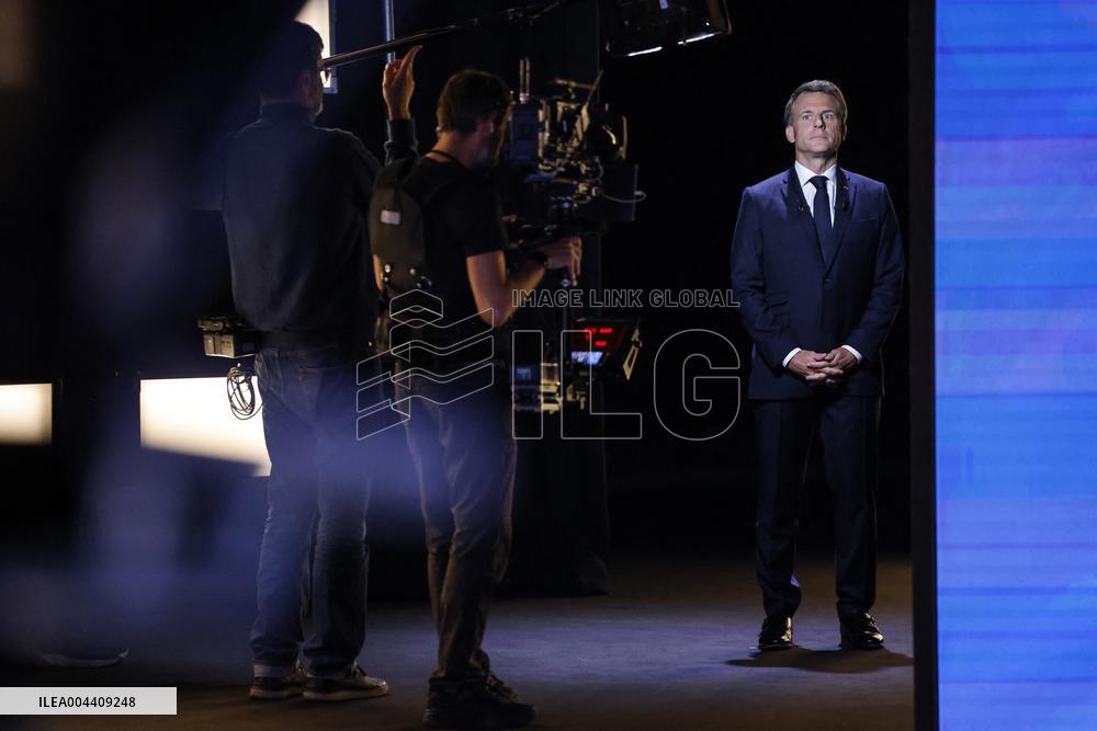 Emmanuel Macron on a special program of TF1 - Saint Denis