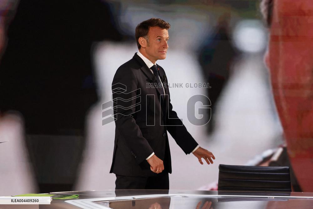 Emmanuel Macron on a special program of TF1 - Saint Denis