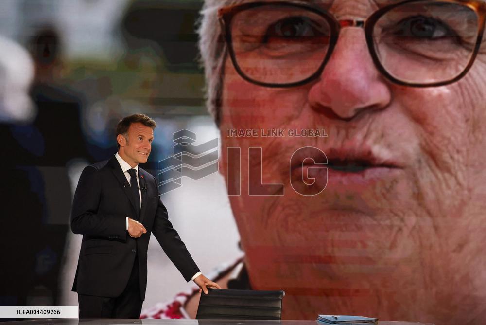 Emmanuel Macron on a special program of TF1 - Saint Denis