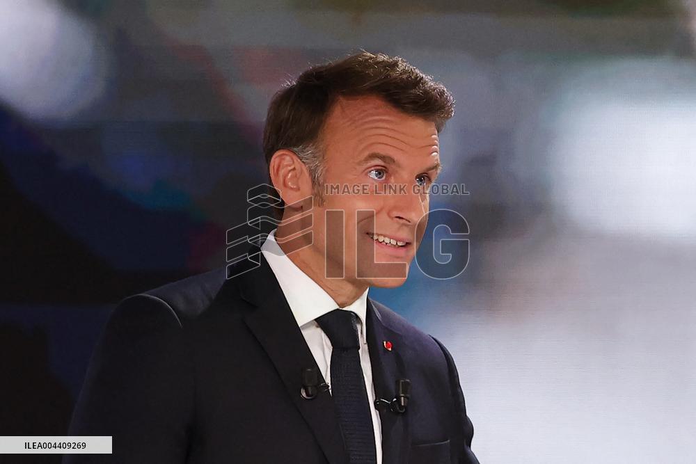 Emmanuel Macron on a special program of TF1 - Saint Denis
