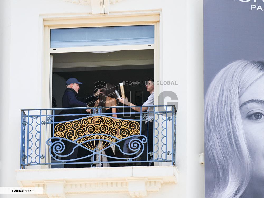 Cannes - Eva Longoria On A Balcony
