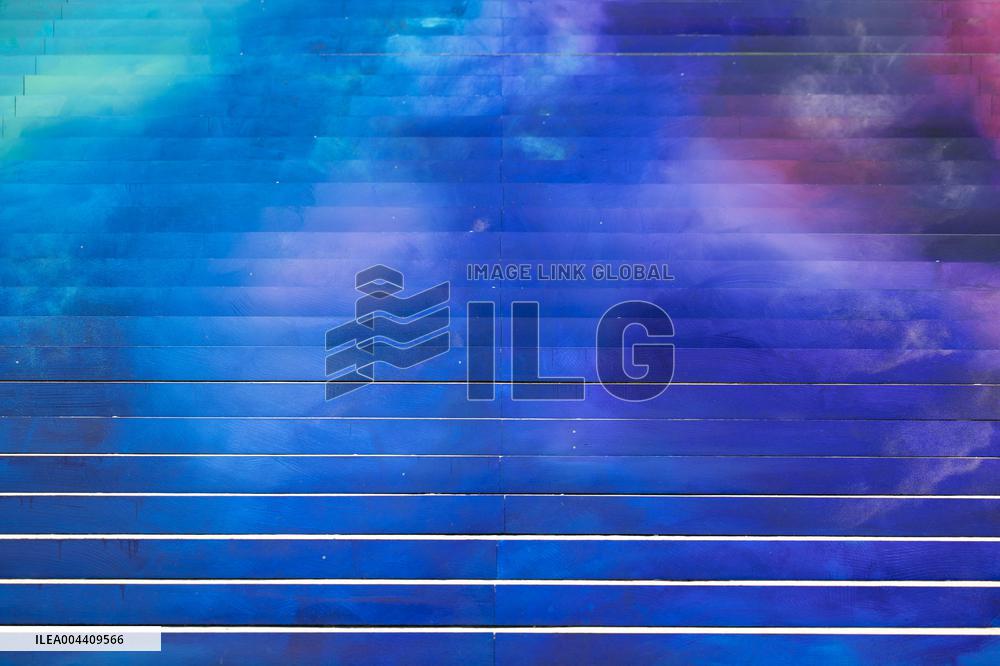 Art installation Echo by Elsa Tomkowiak at the National Assembly - Paris