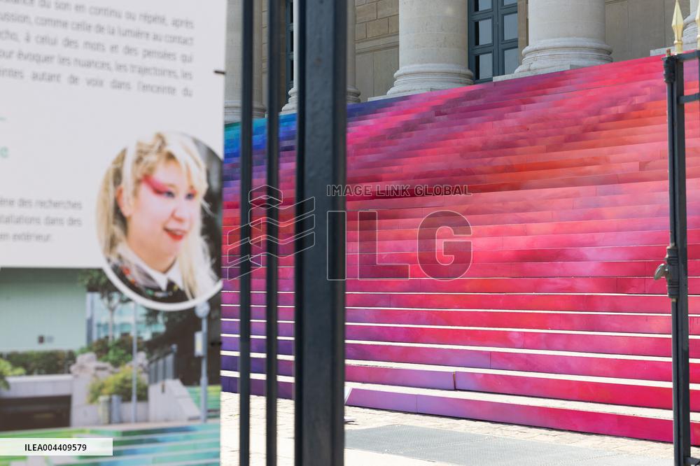 Art installation Echo by Elsa Tomkowiak at the National Assembly - Paris