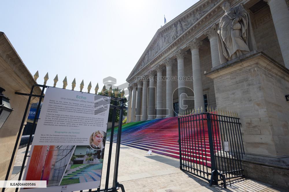 Art installation Echo by Elsa Tomkowiak at the National Assembly - Paris