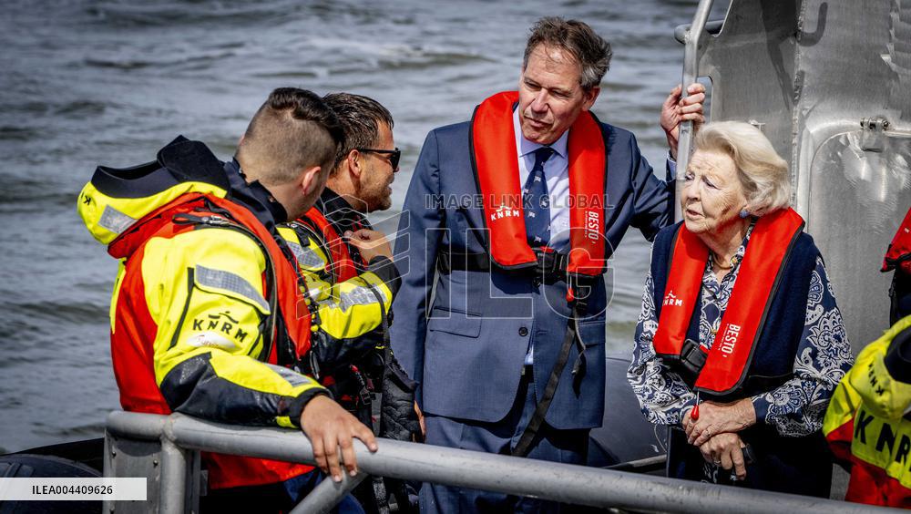 Princess Beatrix s Visit to Sea Rescue Society - Stellendam