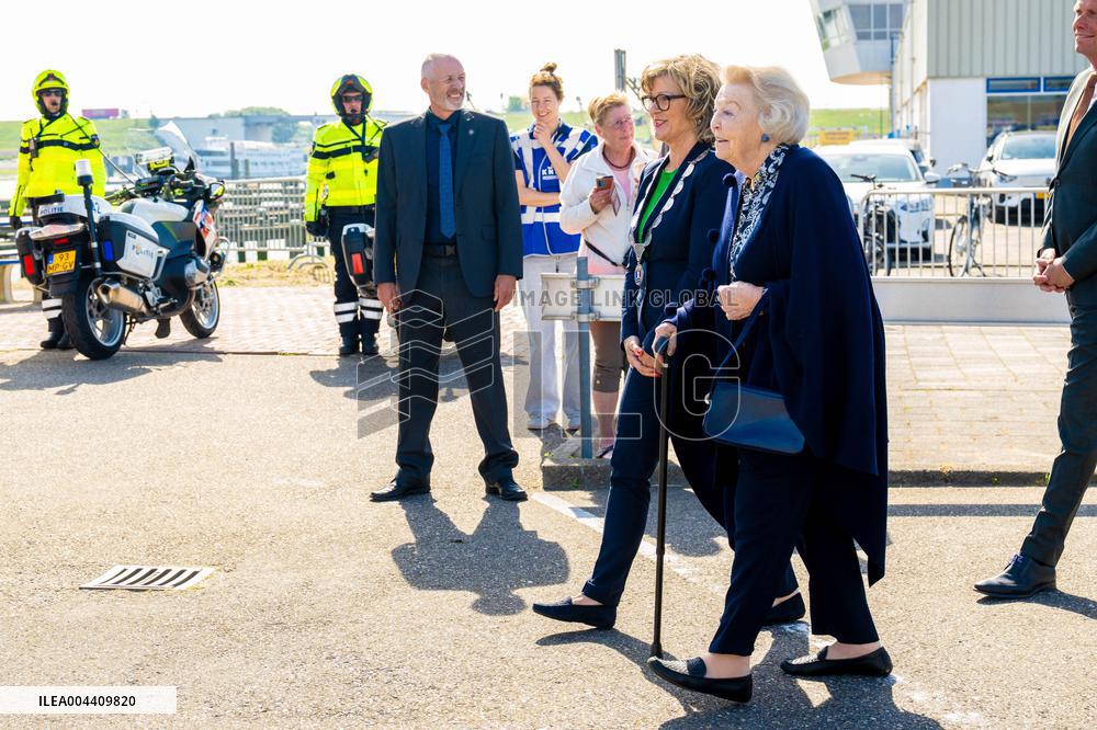 Princess Beatrixs Visit to Sea Rescue Society - Stellendam