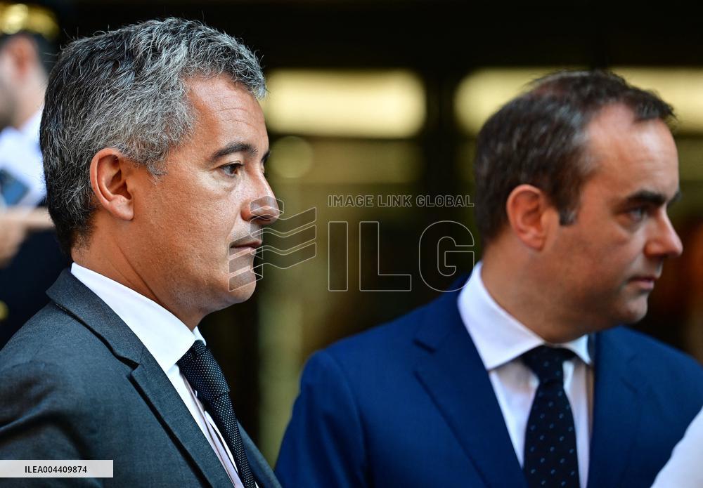 Emmanuel Macron visite l'Etat major interministériel de lutte contre la criminalité organisée (EMCO), à Nanterre