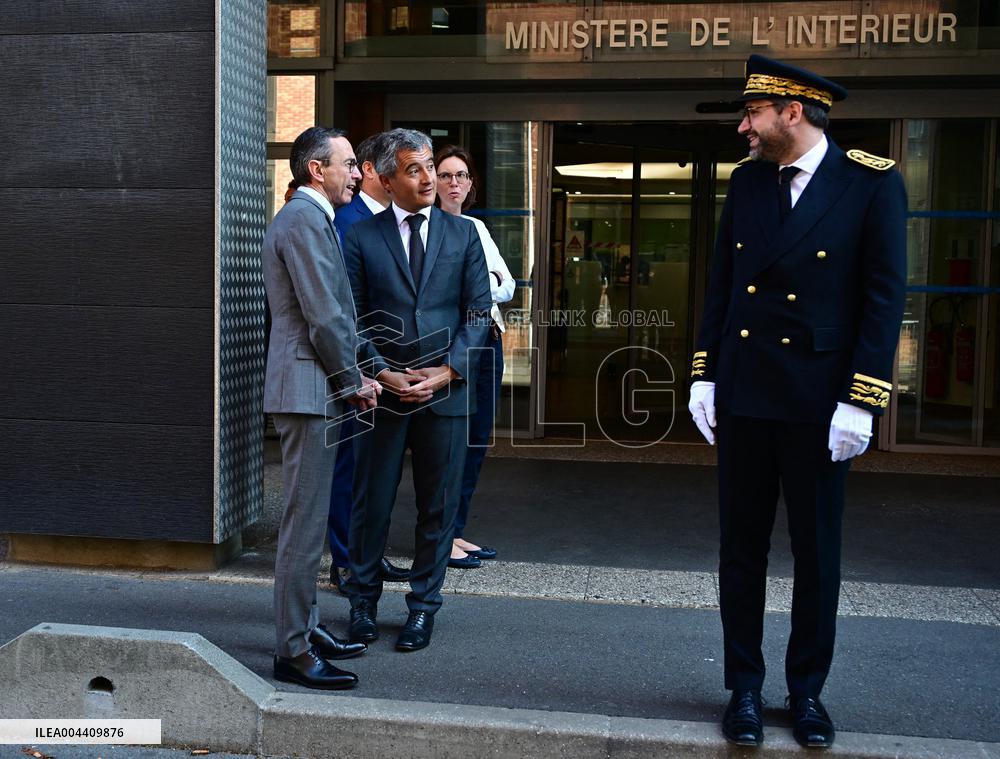 Emmanuel Macron visite l'Etat major interministériel de lutte contre la criminalité organisée (EMCO), à Nanterre