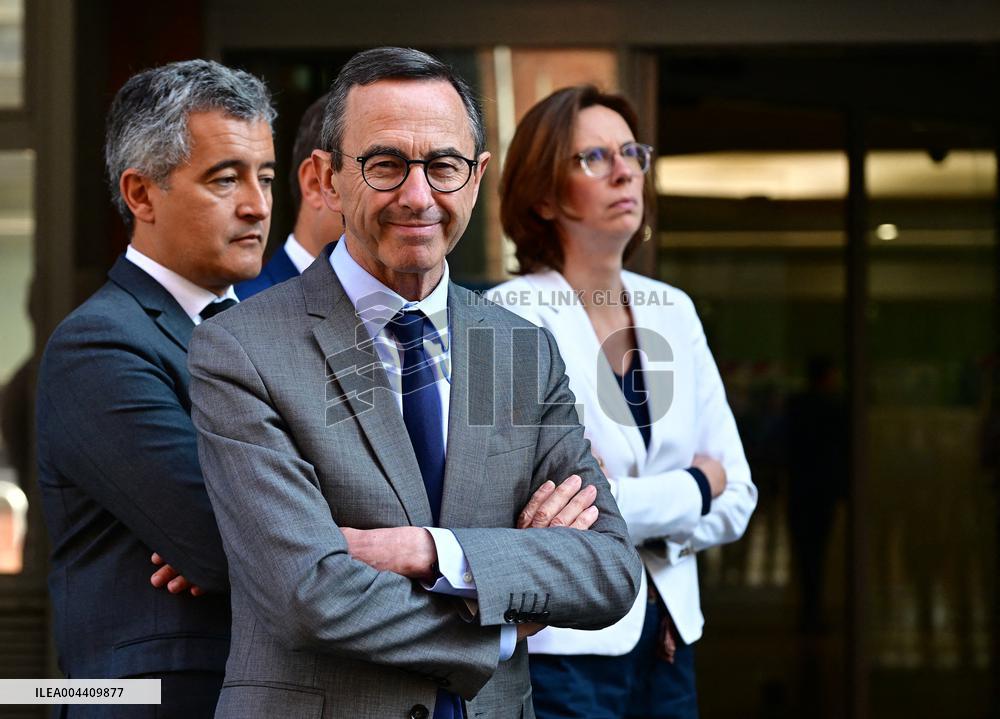 Emmanuel Macron visite l'Etat major interministériel de lutte contre la criminalité organisée (EMCO), à Nanterre