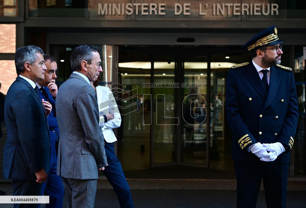 Emmanuel Macron visite l'Etat major interministériel de lutte contre la criminalité organisée (EMCO), à Nanterre