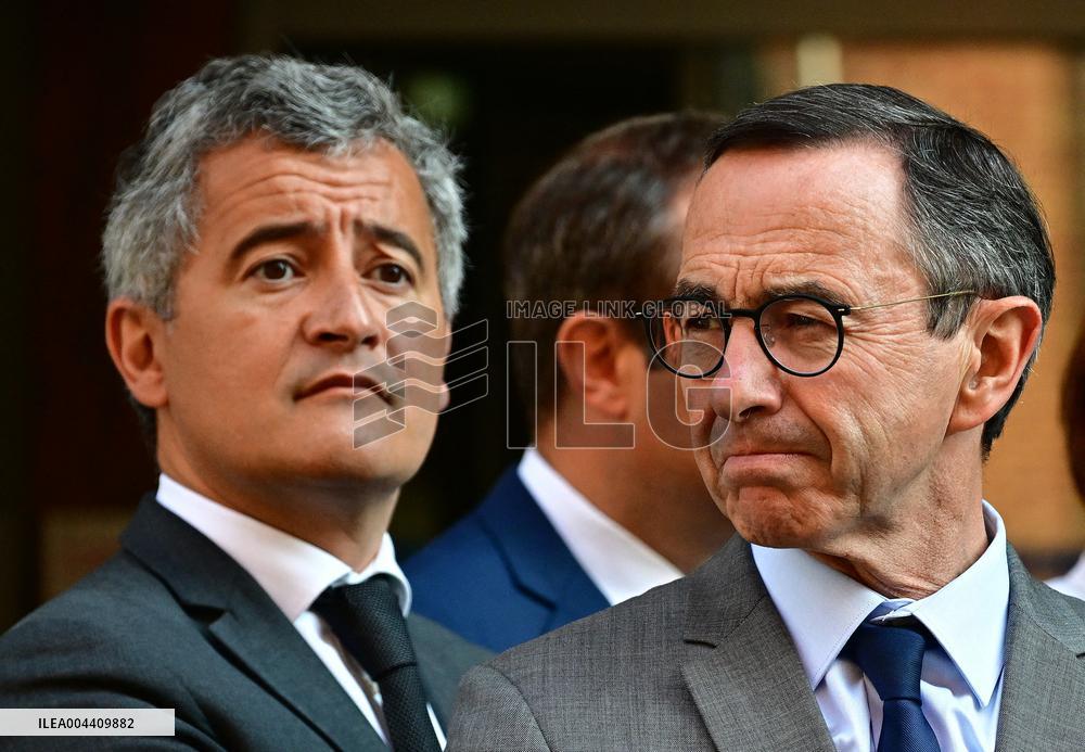 Emmanuel Macron visite l'Etat major interministériel de lutte contre la criminalité organisée (EMCO), à Nanterre