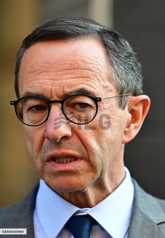 Emmanuel Macron visite l'Etat major interministériel de lutte contre la criminalité organisée (EMCO), à Nanterre