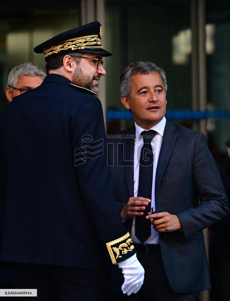 Emmanuel Macron visite l'Etat major interministériel de lutte contre la criminalité organisée (EMCO), à Nanterre