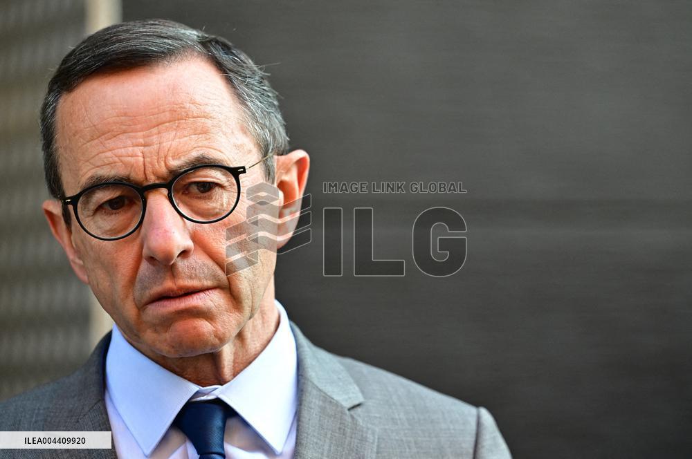 Emmanuel Macron visite l'Etat major interministériel de lutte contre la criminalité organisée (EMCO), à Nanterre