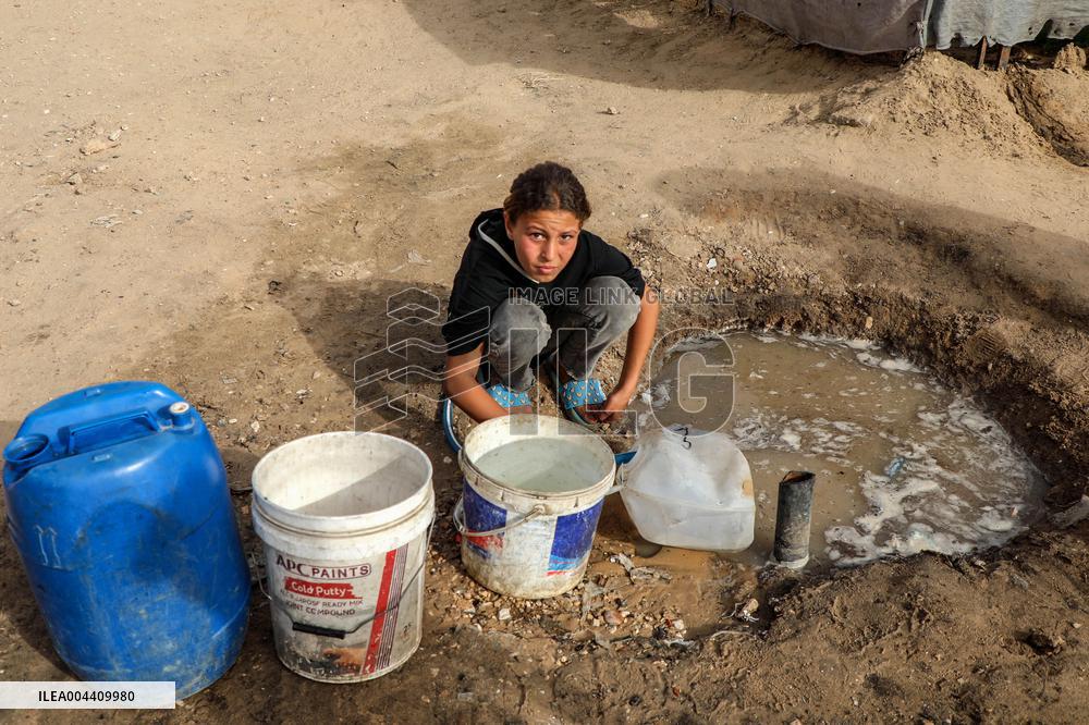 Displaced Palestinian Children - Gaza