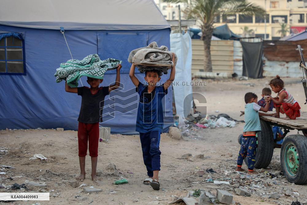 Displaced Palestinian Children - Gaza