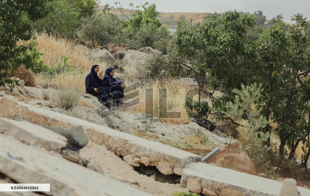 Israeli Forces Demolish Hebron Family's Home - Palestine